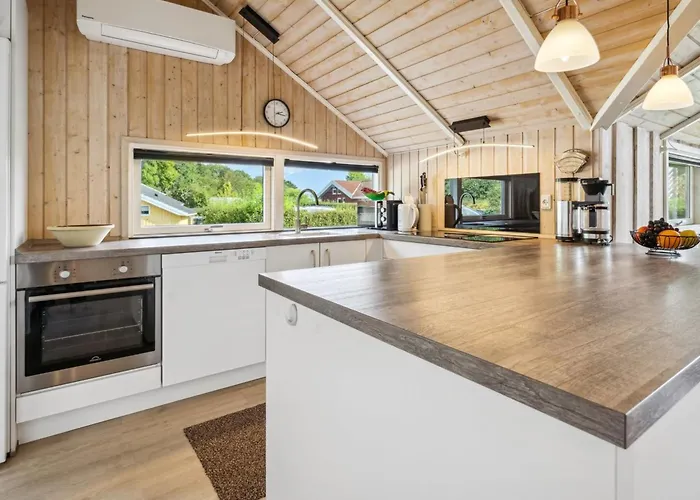 Frosina - 300m From The Sea By Interhome *