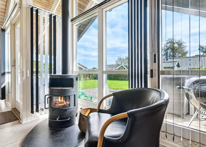 Frosina - 300m From The Sea By Interhome