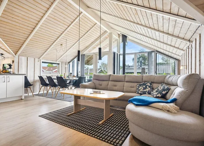 Frosina - 300m From The Sea By Interhome Sarup